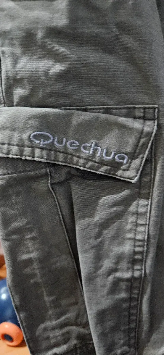 Pantalones cargo Quechua verde oliva