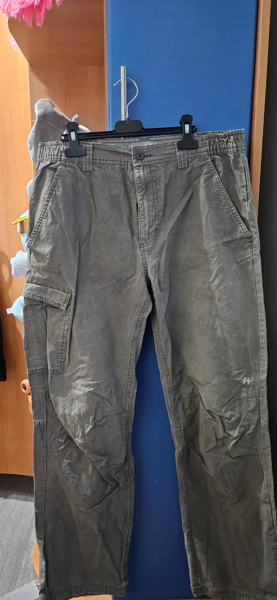 Pantalones cargo Quechua verde oliva