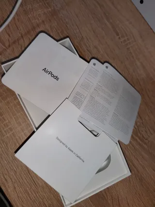 Caja vacía AirPods Apple
