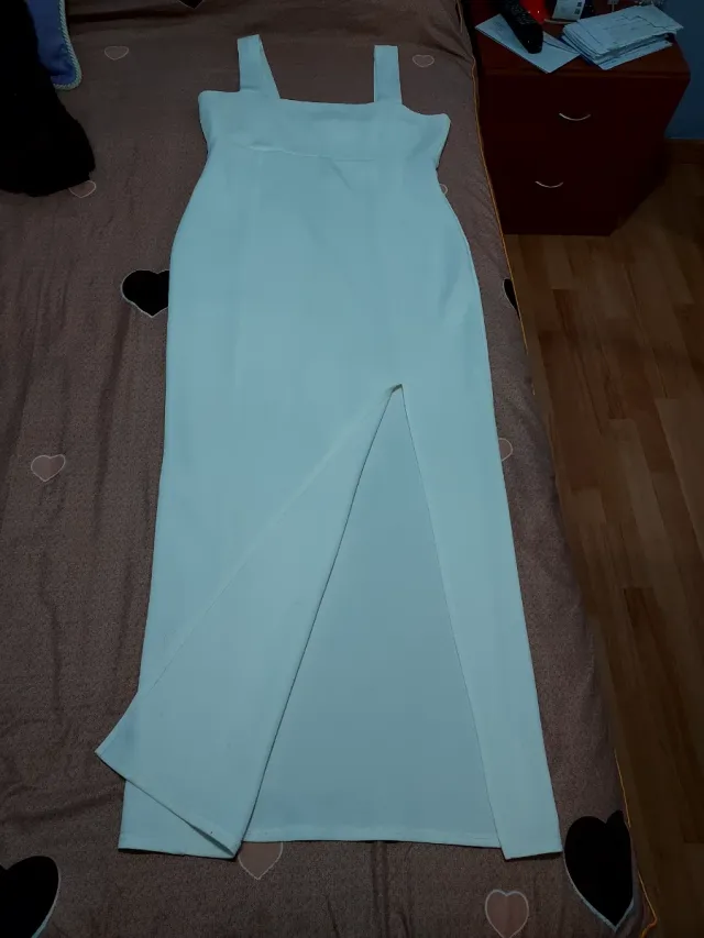 Vestido largo blanco con abertura