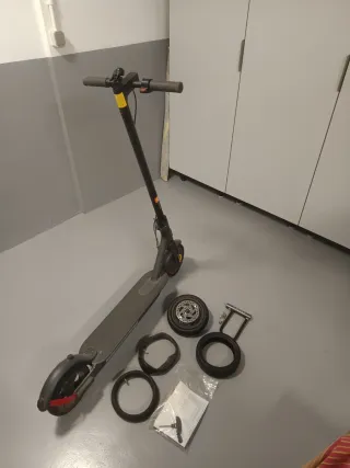 Patinete Eléctrico Xiaomi + Recambios