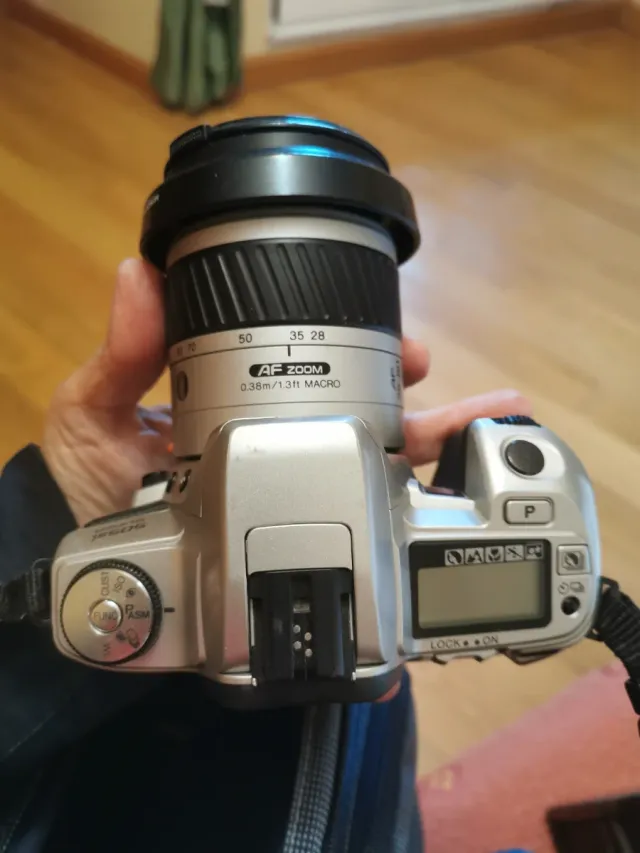 Cámara Reflex Analógica Konica Minolta AF Zoom