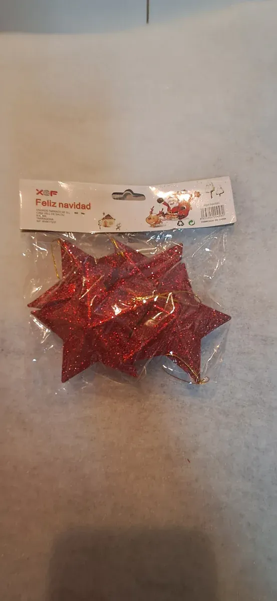 Estrellas rojas brillantes para decorar