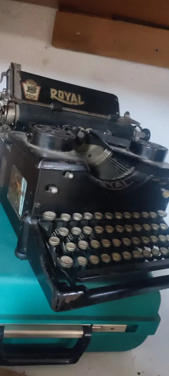 Máquina de escribir Royal antigua