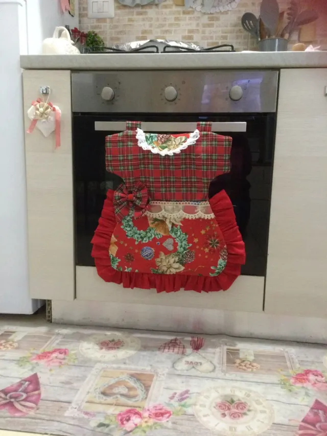 Copriforno vestitino a quadri e fantasia natalizia