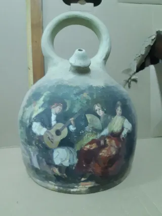 Botijo antiguo con pintura valenciana.