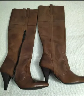 Botas altas de tacón marrones