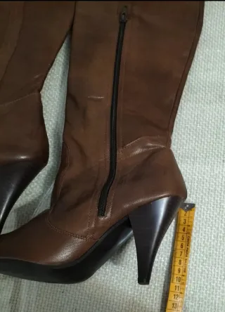 Botas altas de tacón marrones