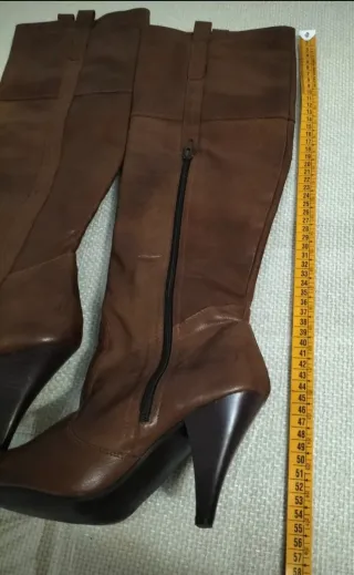 Botas altas de tacón marrones