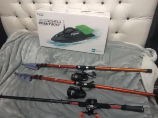 Lote Pesca: Barco Cebo y Cañas