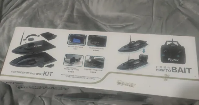 Lote Pesca: Barco Cebo y Cañas