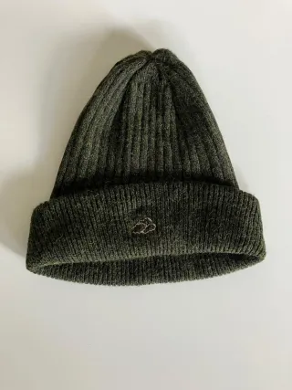Conjunto bufanda, gorro y guantes verde