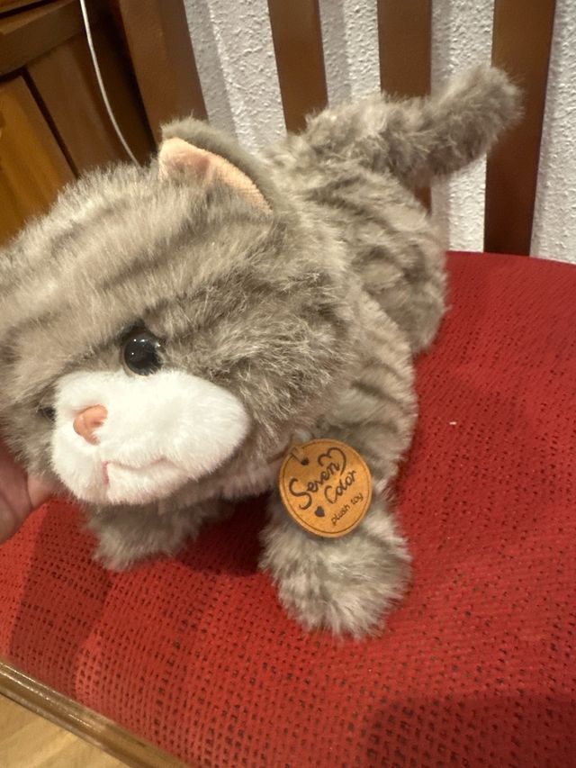Peluche gato gris