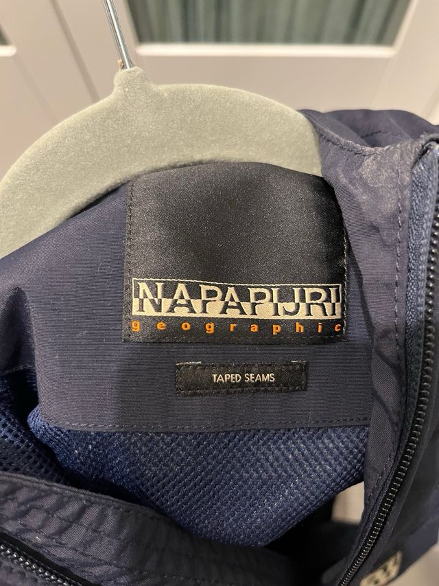 Abrigo cortavientos Napapijri azul marino