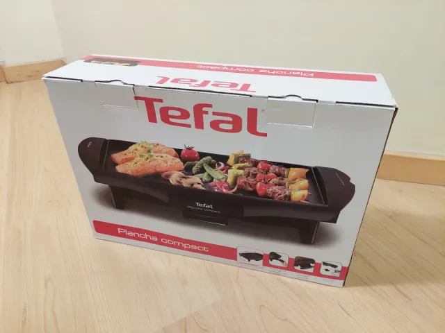 Plancha eléctrica Tefal (nueva)