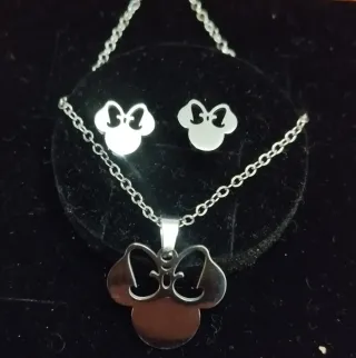 Collar y pendientes Minnie Mouse