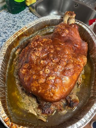 Pernil o pierna de cerdo horneada