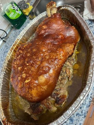 Pernil o pierna de cerdo horneada