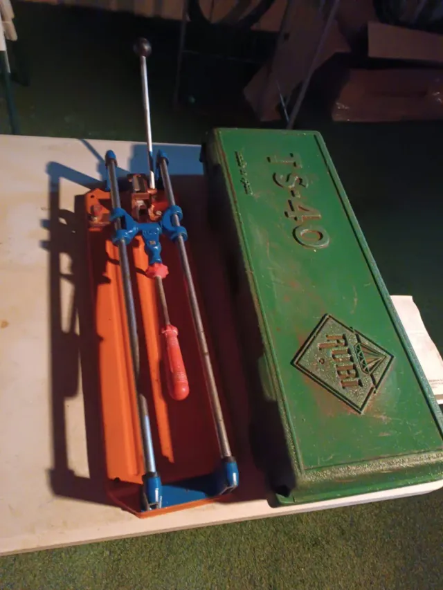 Maquina de cortar azulejos marca rubí modelo TS 40