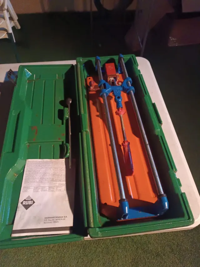 Maquina de cortar azulejos marca rubí modelo TS 40