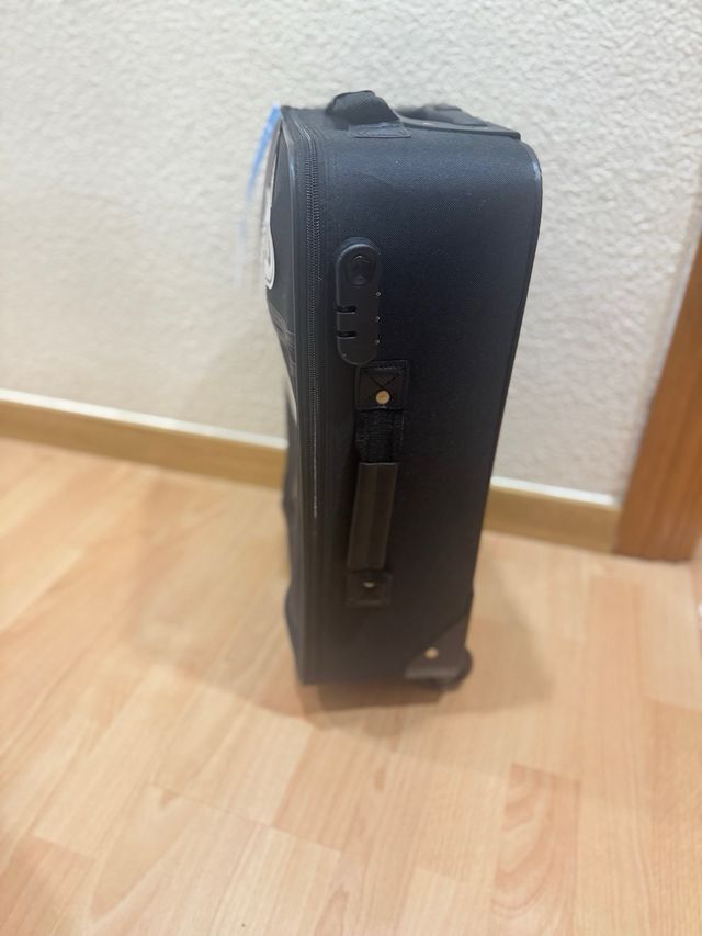 Maleta de mano Primark negra