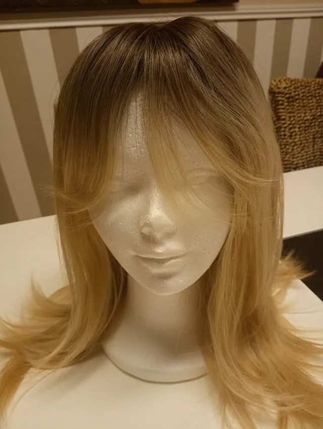 ❣️Peluca larga nueva castaño y rubio,a estrenar.
