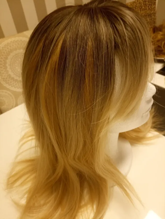 ❣️Peluca larga nueva castaño y rubio,a estrenar.