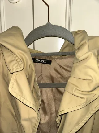 Gabardina DKNY Beige