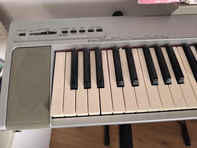 Piano Yamaha NP-30 Portátil