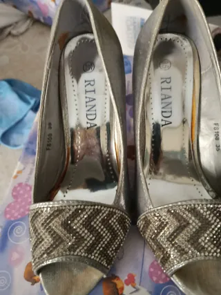 Zapatos de tacón plateados RIANDA talla 36