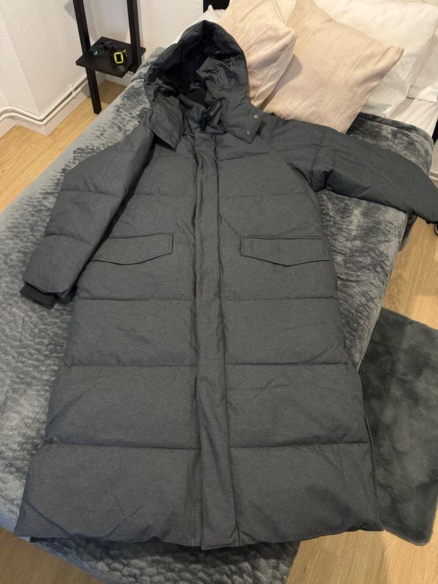 Abrigo largo gris negociable