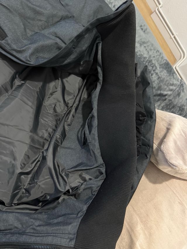 Abrigo largo gris negociable