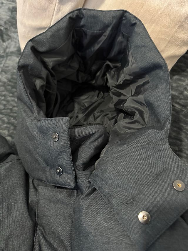 Abrigo largo gris negociable