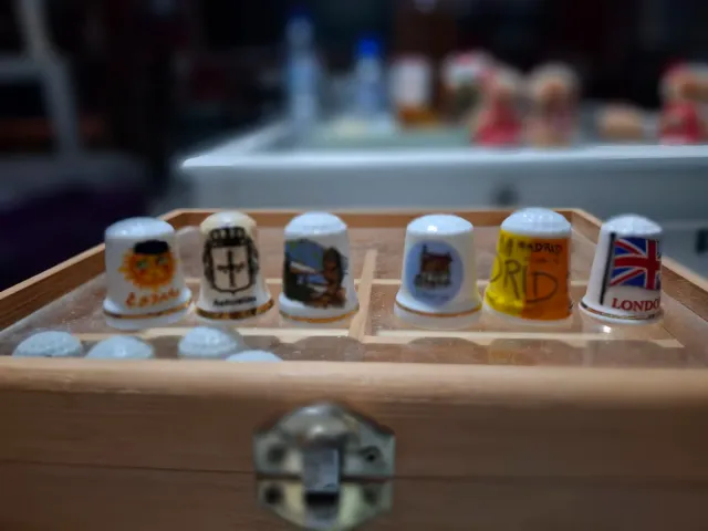 Colección de dedales de cerámica