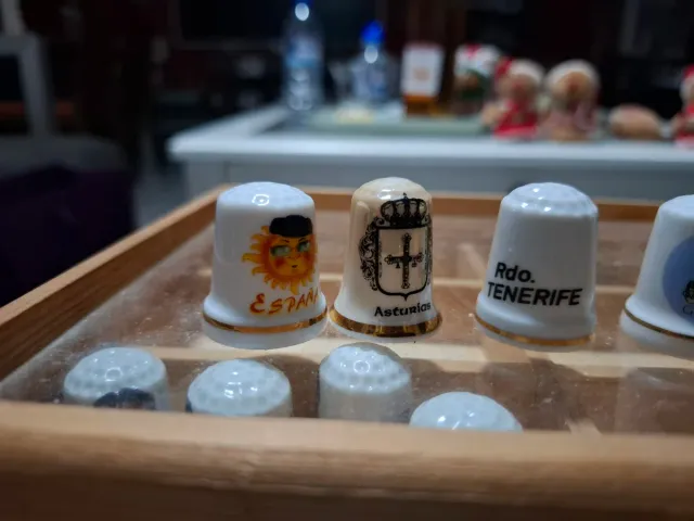 Colección de dedales de cerámica