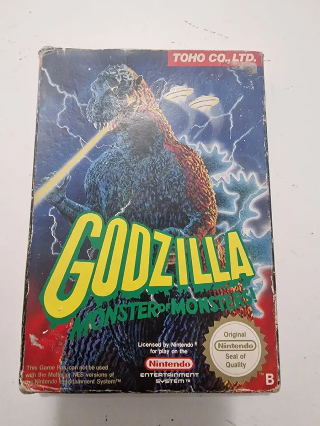 Godzilla Monster of Monsters NES con caja