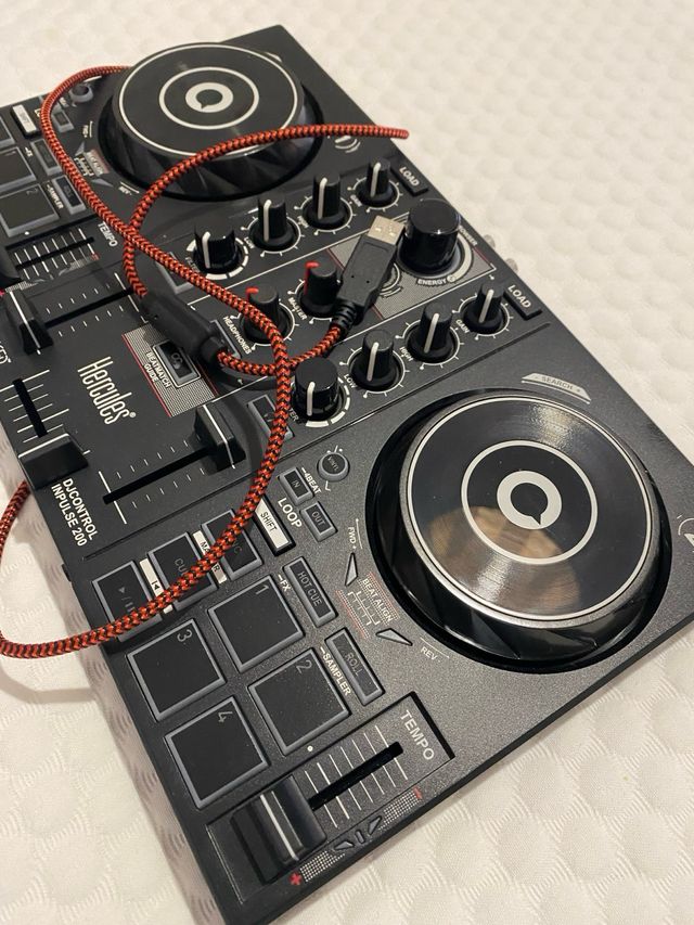 Hercules DJControl Impulse 200