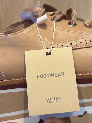 Zapatos beige estilo Oxford