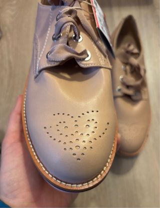 Zapatos beige estilo Oxford