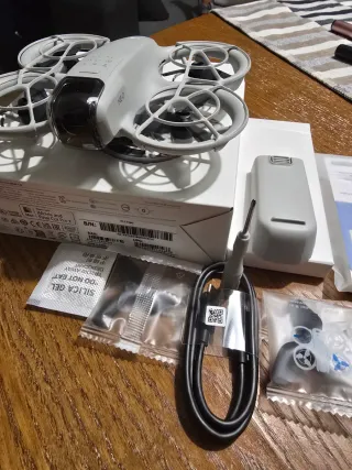 DJI NEO con 2 batterie