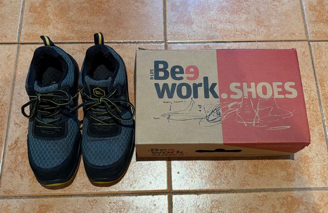 Zapatos de seguridad Beework negros y amarillos