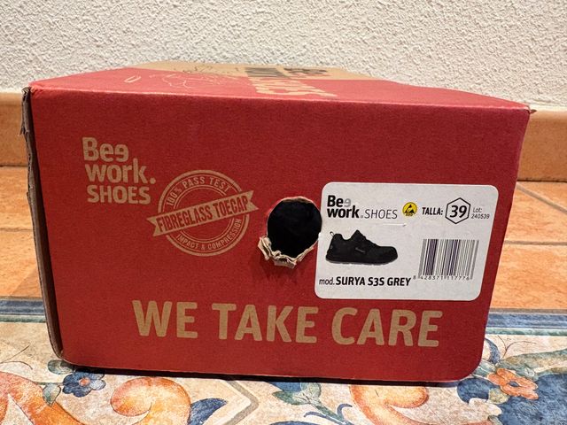 Zapatos de seguridad Beework negros y amarillos