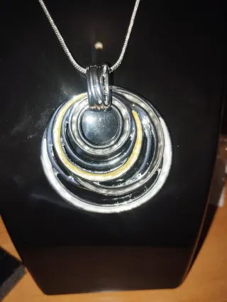 Collar y pendientes círculos plateados