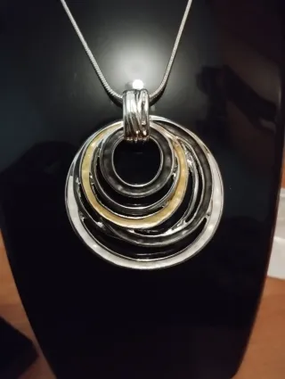 Collar y pendientes círculos plateados