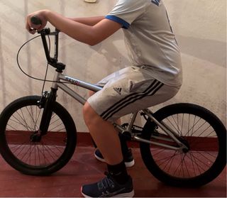 Bicicleta BMX REVO
