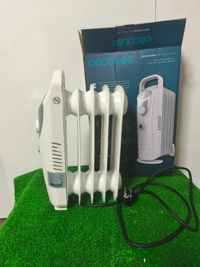 Radiador Cecotec Blanco y Gris