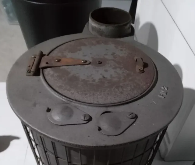 Estufa leña metal negra/gris solo venta en persona