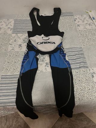 3 equipaciones completas XL, válido para talla L