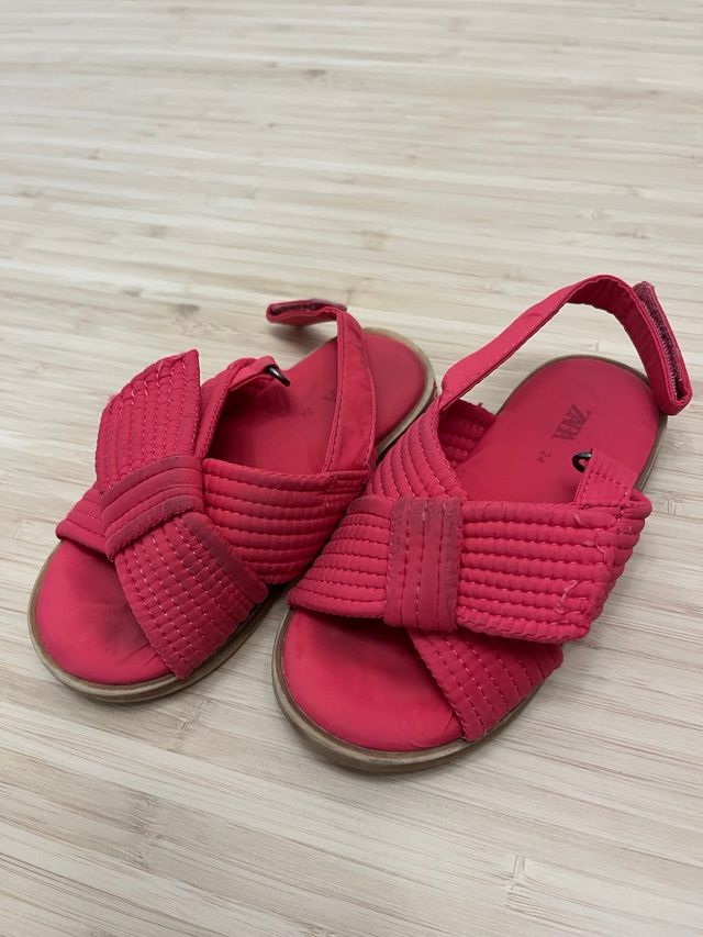 Zapatos de niña.Zara, Garvalín, Decathlon. T23-24