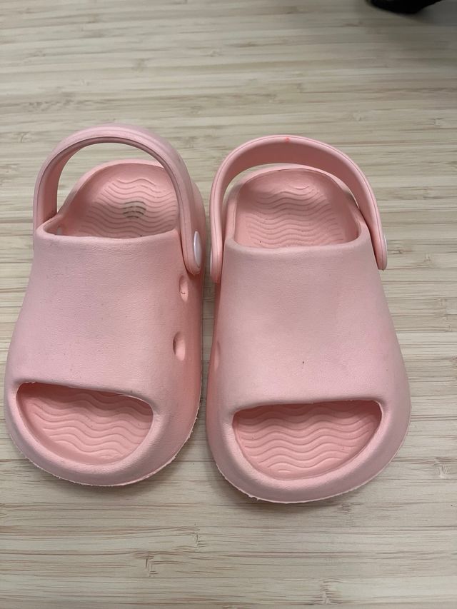 Zapatos de niña.Zara, Garvalín, Decathlon. T23-24